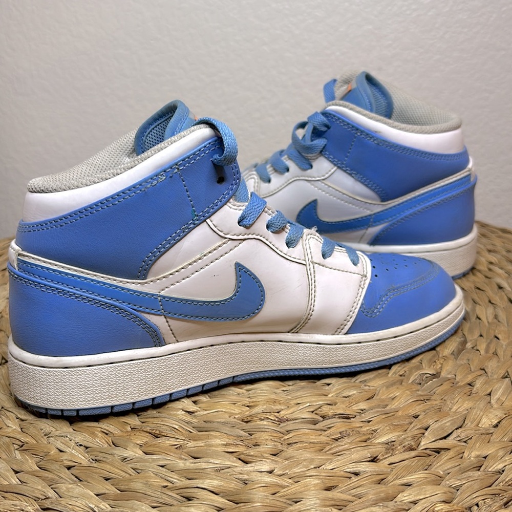 NIKE AIR JORDAN 1 Mid Gs “Game Winner” Sneakers - Picture 4 of 8